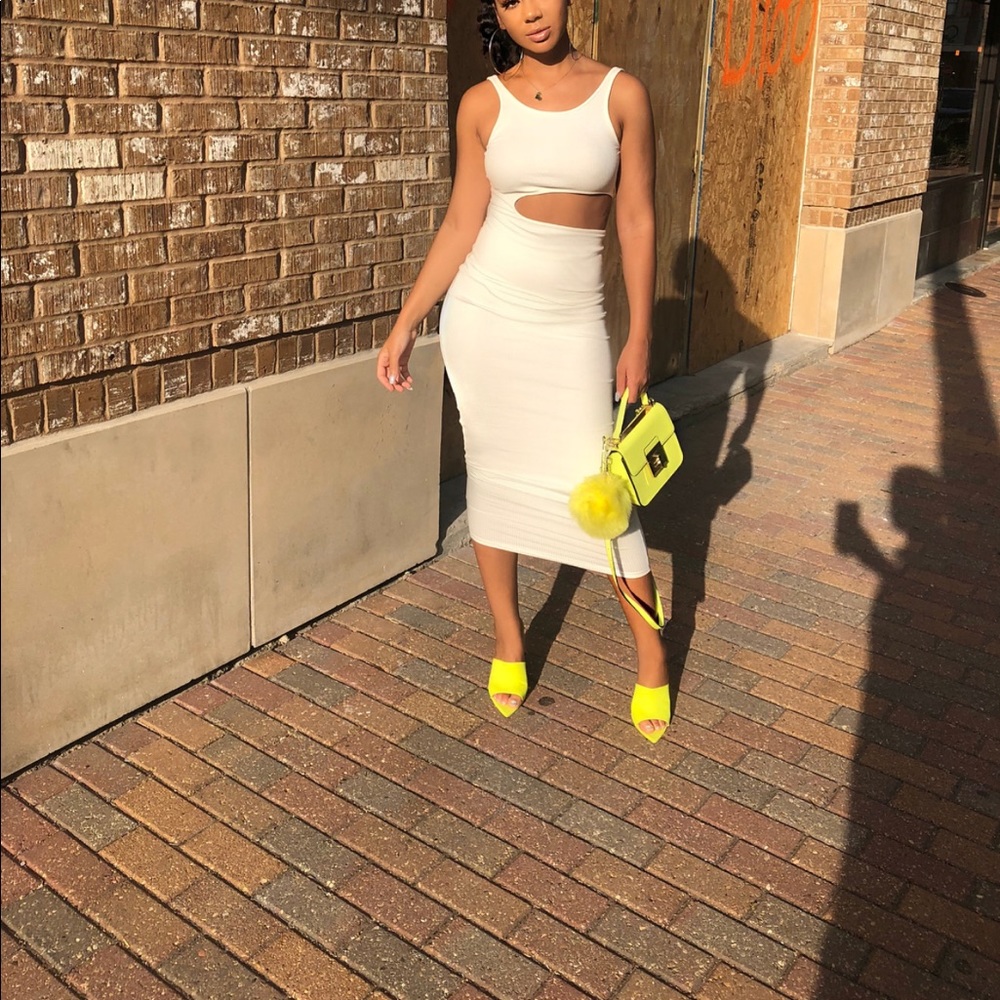 Lime green pointed toe mules  - Picture 2 of 8